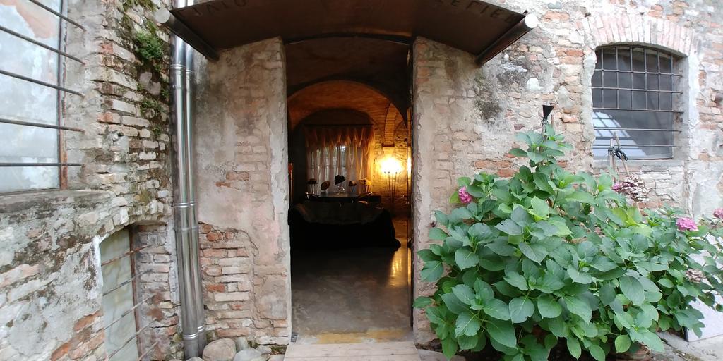 Lo Scrigno Di Lara Villa Ceresara Exteriör bild