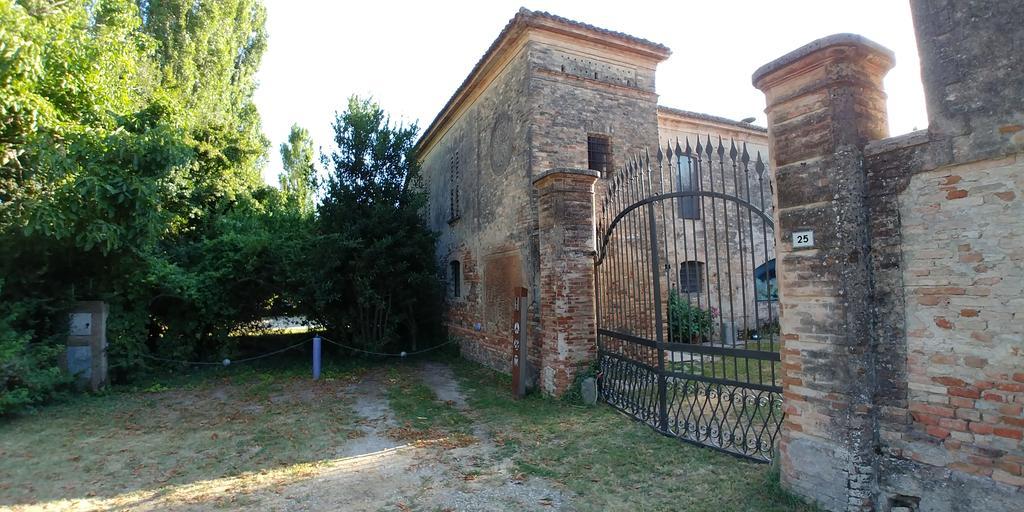 Lo Scrigno Di Lara Villa Ceresara Exteriör bild